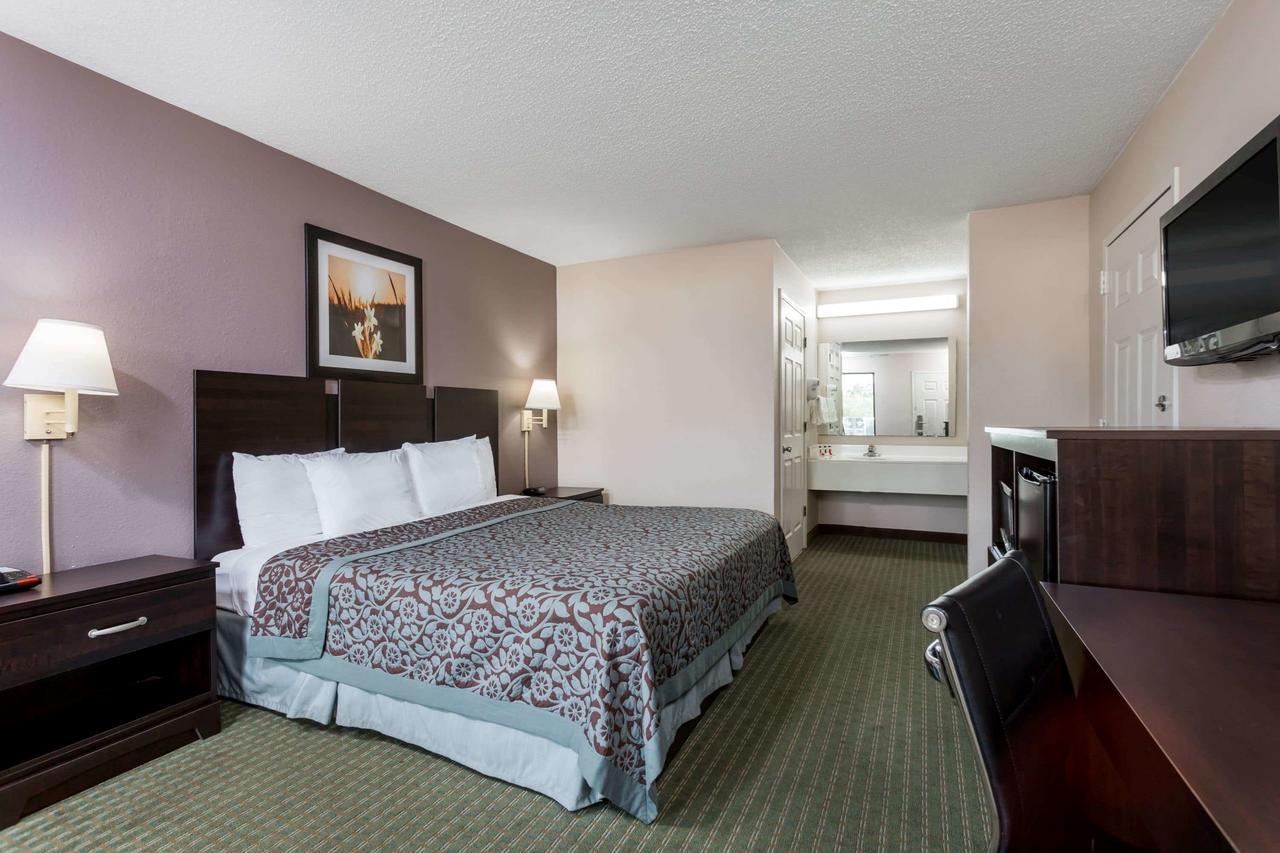 Days Inn By Wyndham Lugoff Esterno foto