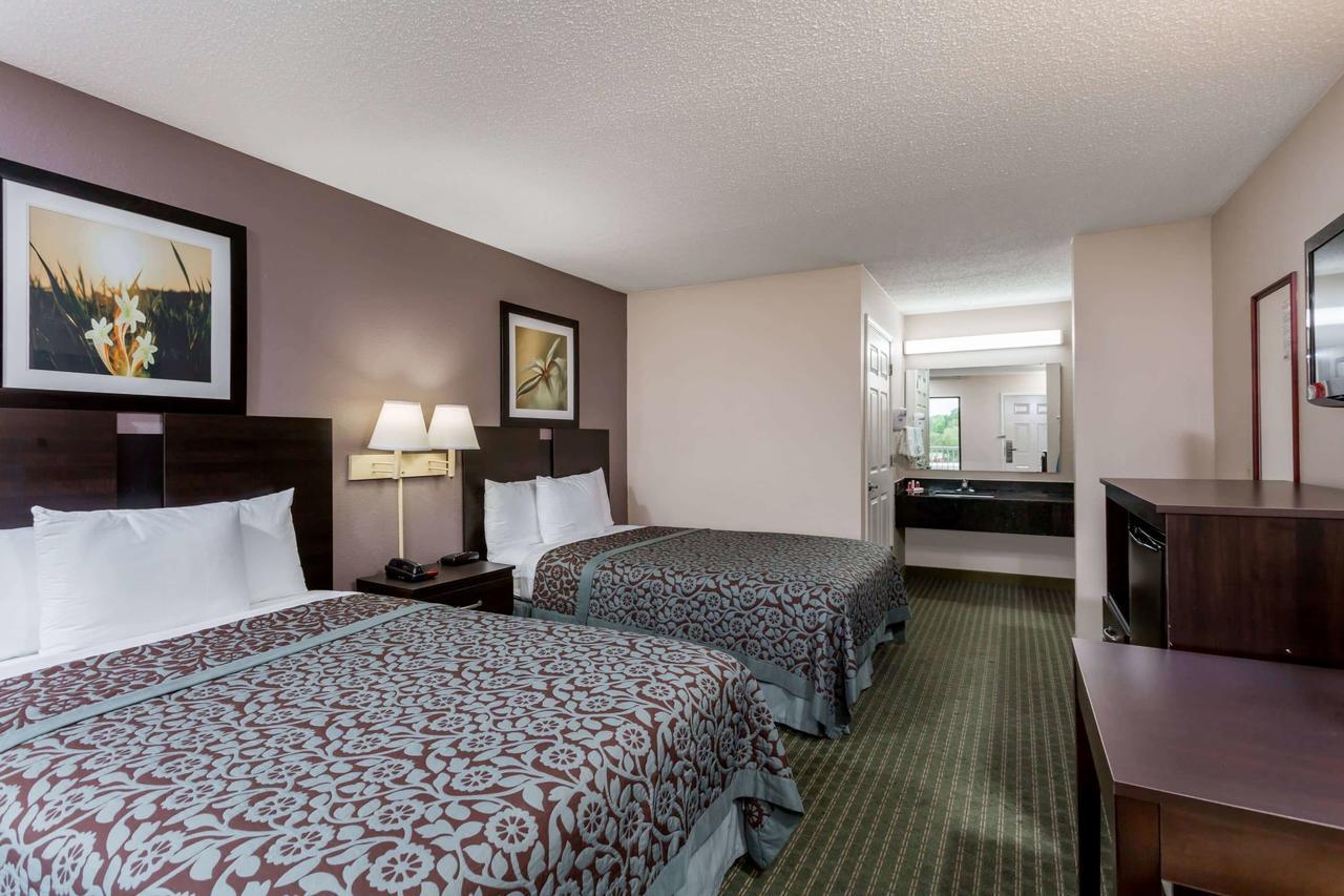 Days Inn By Wyndham Lugoff Esterno foto